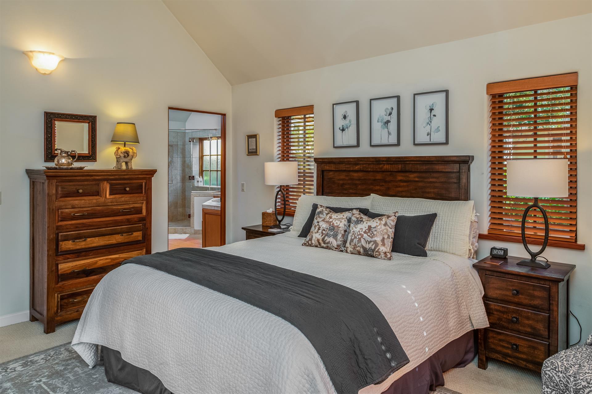Bedroom 1, King Bed, En Suite Bathroom with Shower