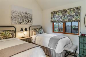 Bedroom 3, Two Twin Beds, TV