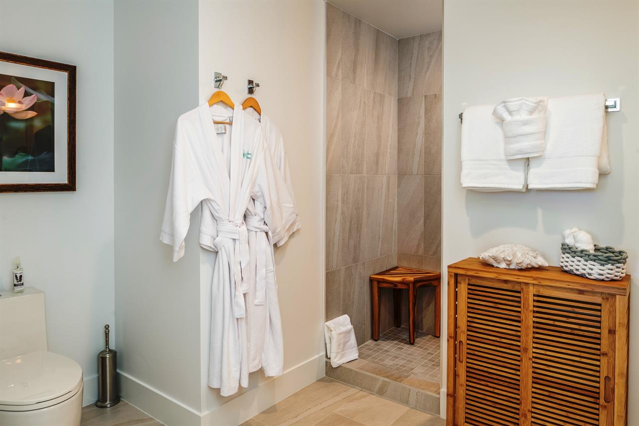 En Suite Bathroom 2 with Shower