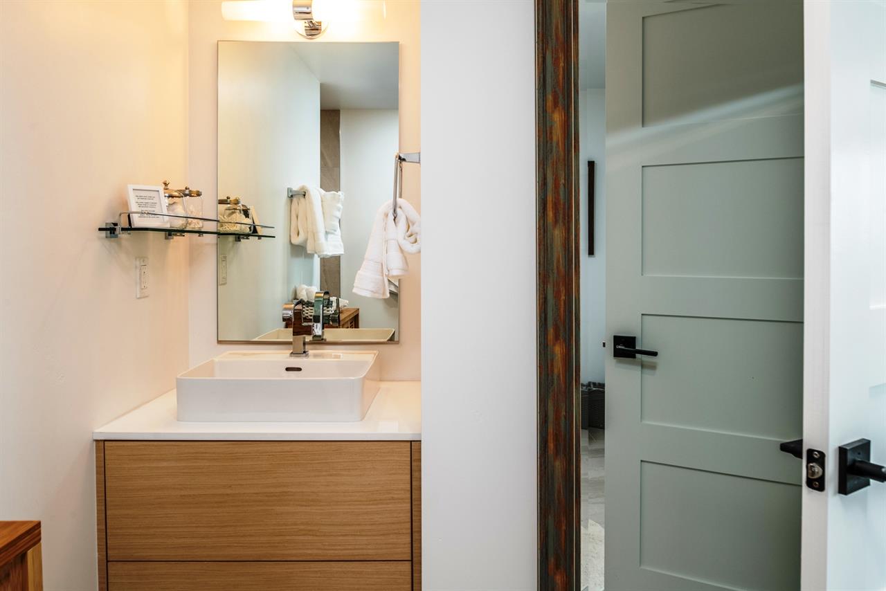 En Suite Bathroom 2 with Shower