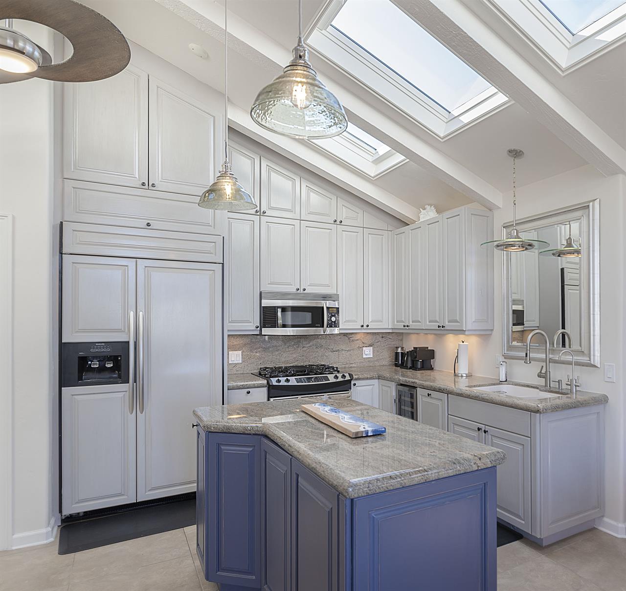 Fully Equipped Gourmet Kitchen