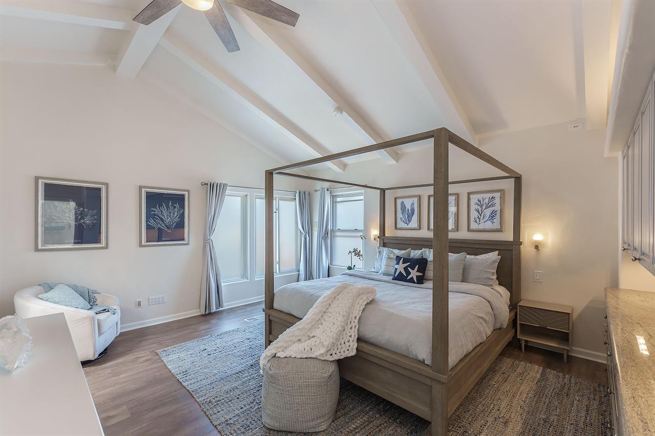 Bedroom 1, King, Fireplace, HDTV, En Suite