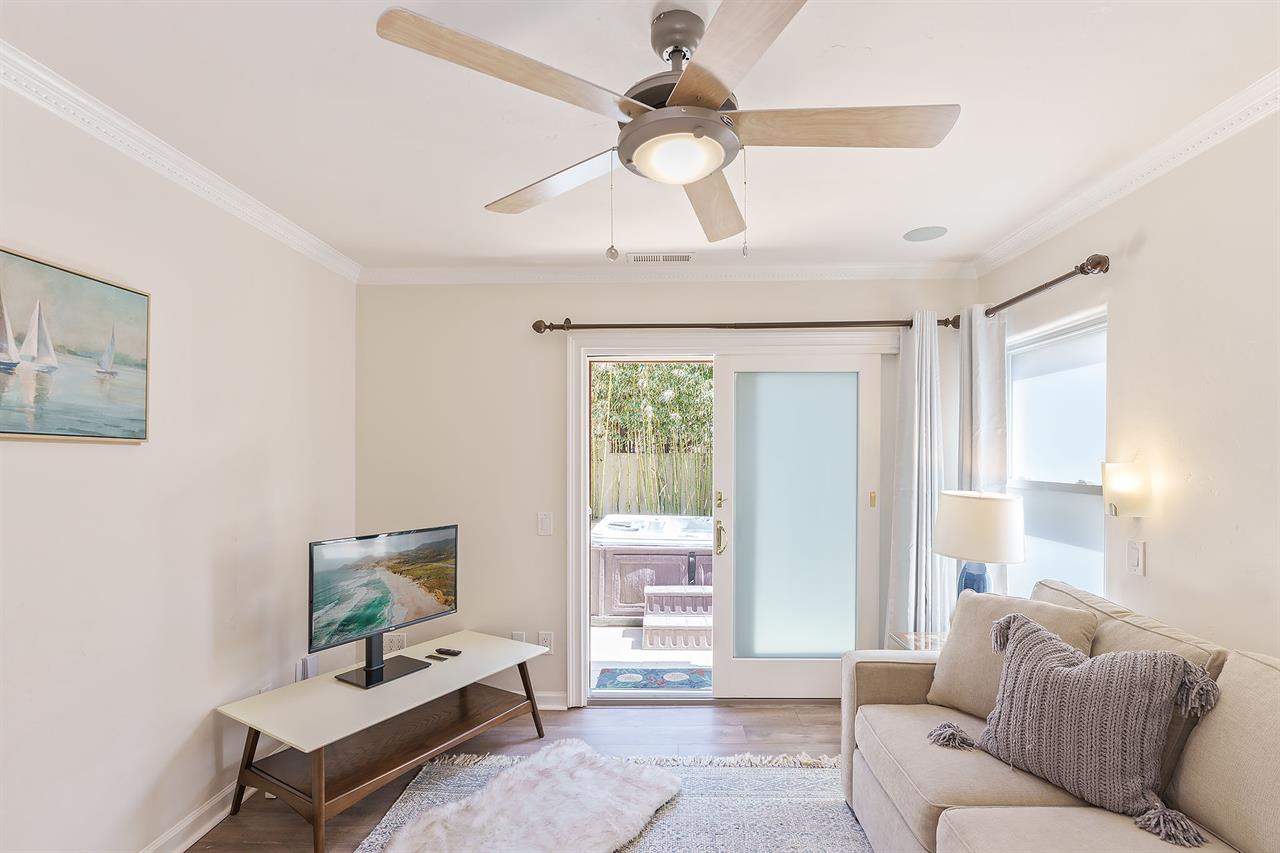 Bedroom 3Den, Queen Sofa Bed