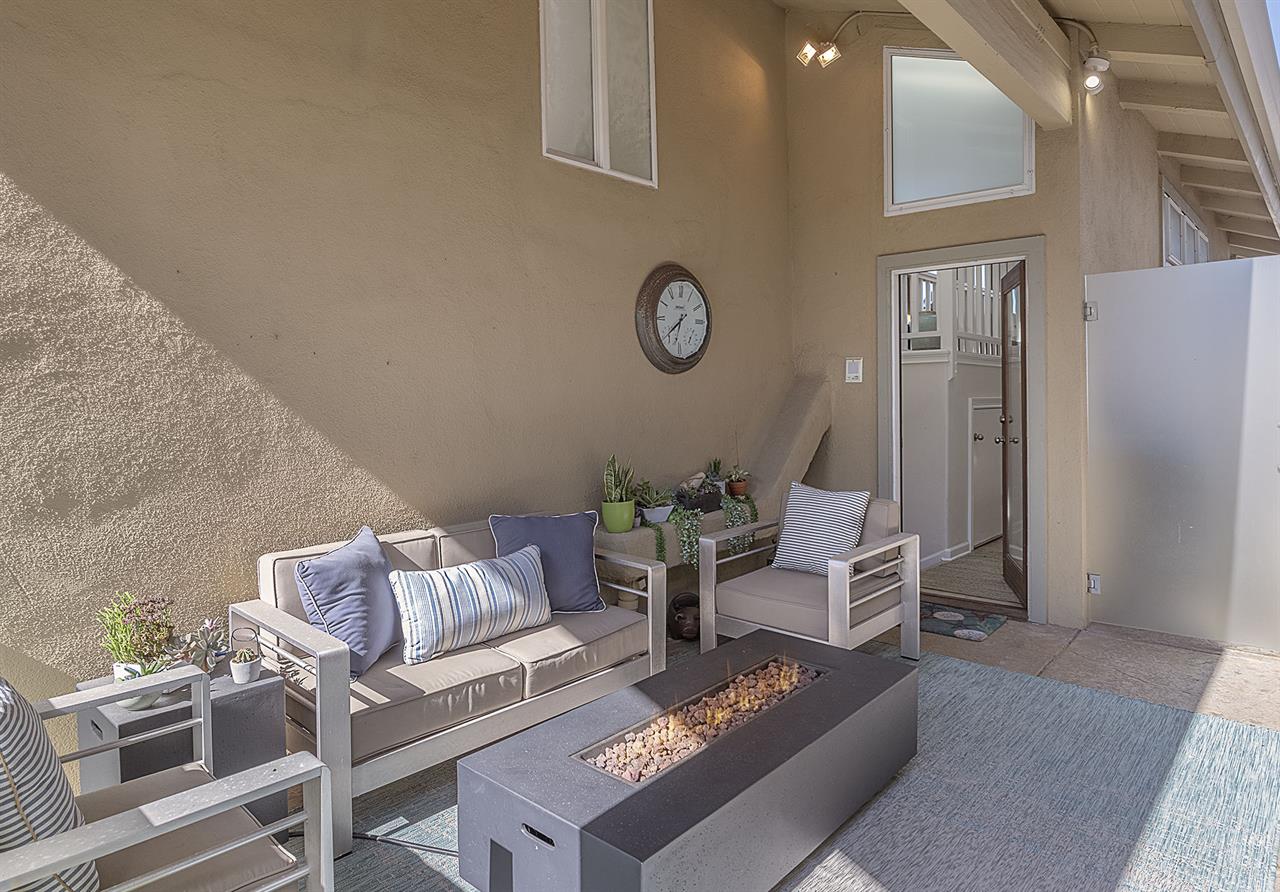 Outdoor Living Space with Gas Fire Pit