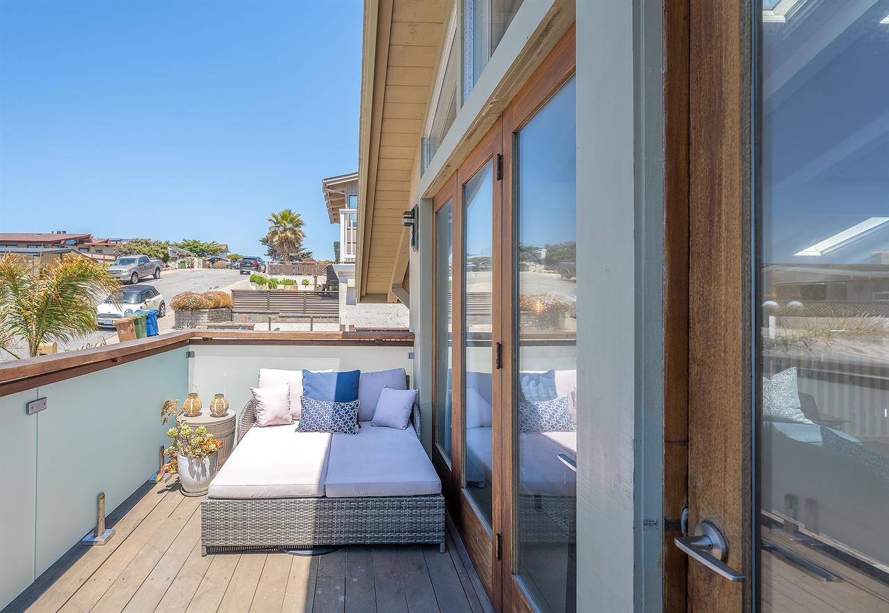 Balcony with Lounger