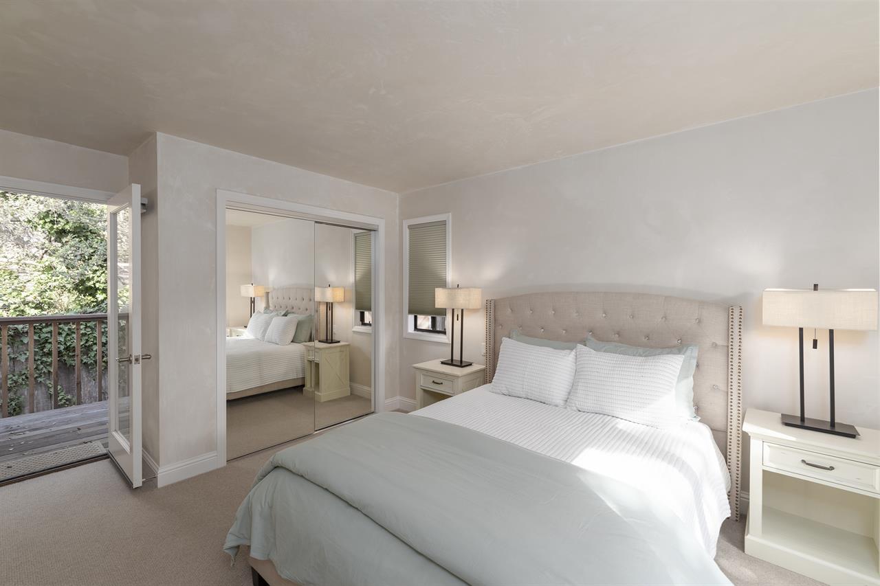 Bedroom 2, Queen Bed, Upstairs