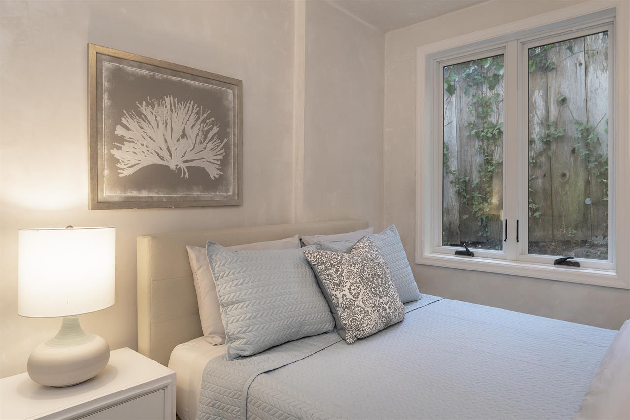 Bedroom 4, Queen Bed, Downstairs