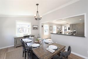 Dining Area Seats 6