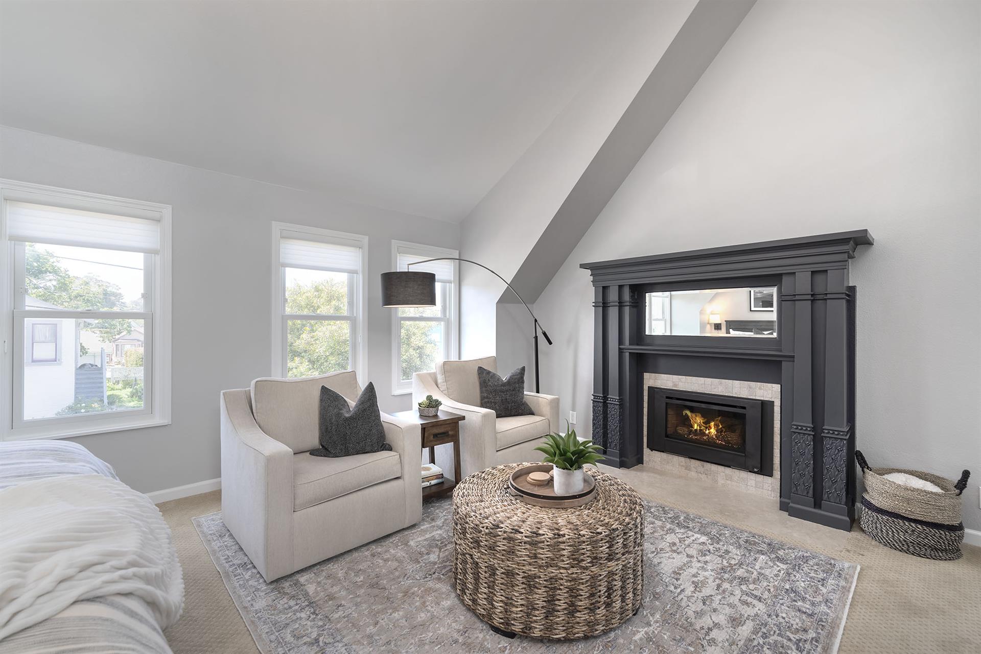 Bedroom 1, Cal King, Fireplace, TV, En Suite