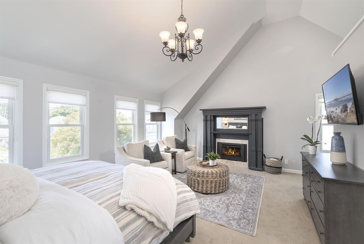 Bedroom 1, Cal King, Fireplace, TV, En Suite