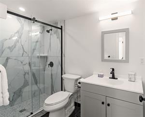 Full Hall Bath with Shower