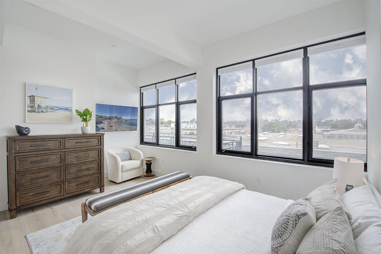 Bedroom 2, Cal King, TV, En Suite with Shower