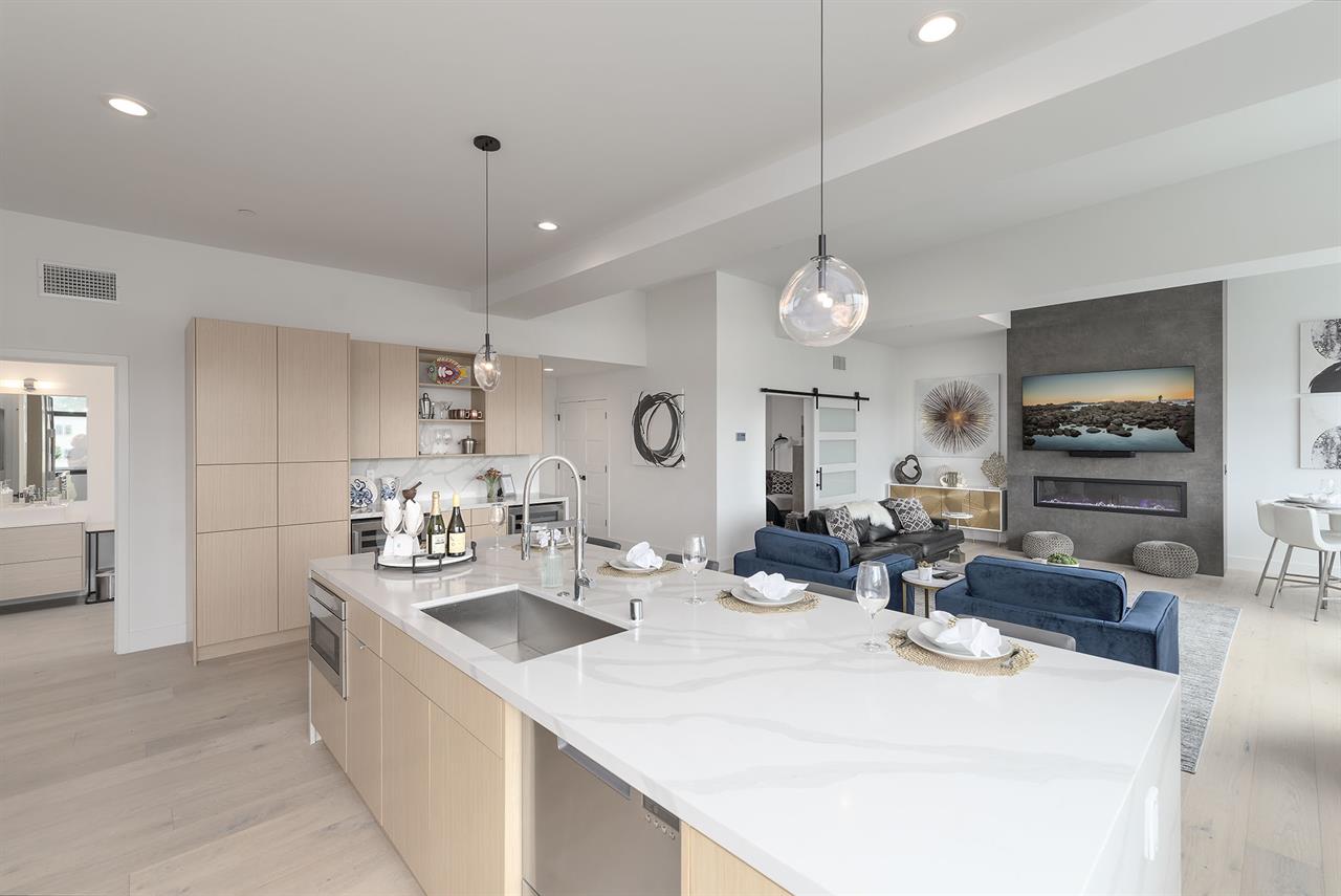 Fully Equipped Gourmet Kitchen