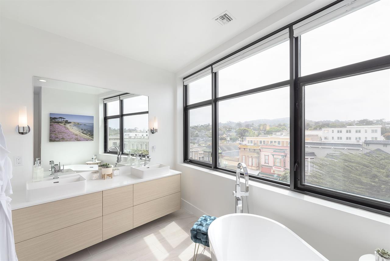 En Suite Bath with Soaking Tub, Separate Shower