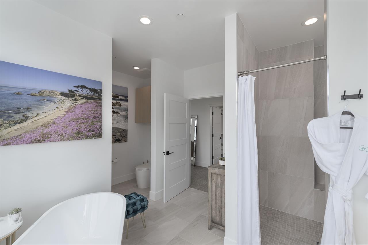 En Suite Bath with Soaking Tub, Separate Shower