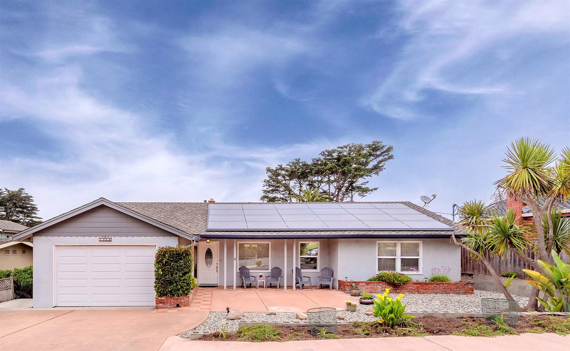 3 Bedrooms  2 Bathrooms