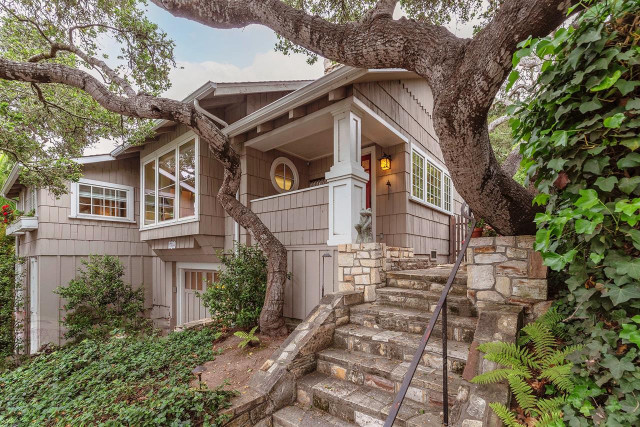 Walk to Downtown and to the Beach