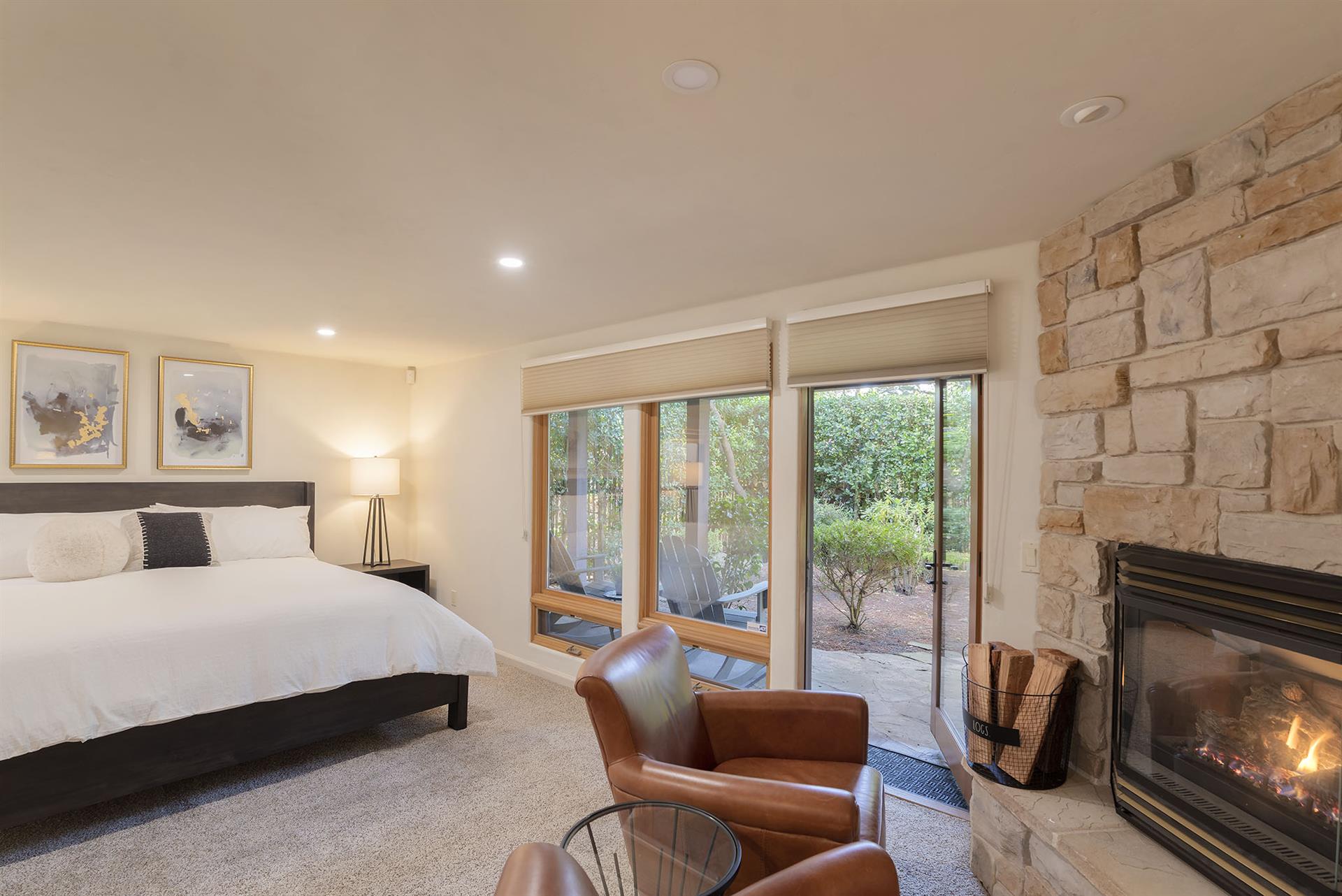 Bedroom 1, Fireplace, TV, EnSuite Bath, Downstairs