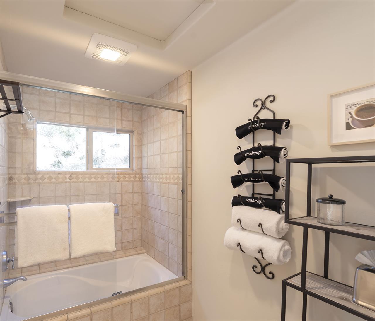 Upstairs Split Bathroom  ShowerOverTub Compartment