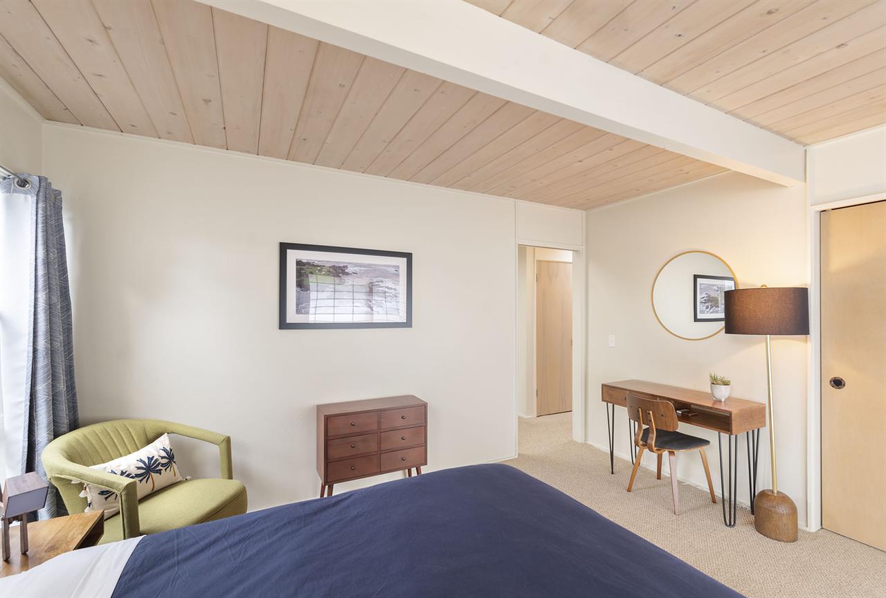 Bedroom 2, Queen Bed