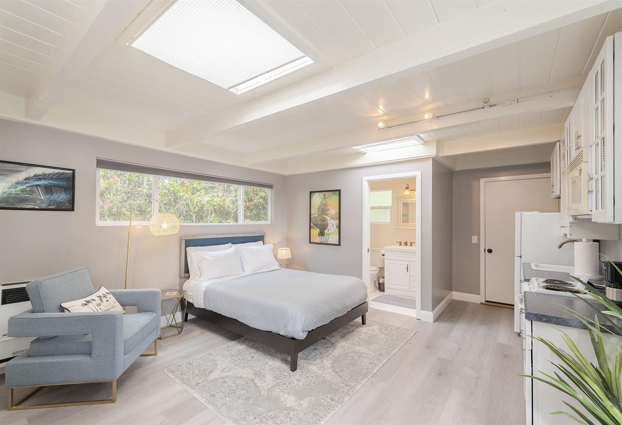 Guest Suite, Queen, Kitchenette, En Suite with Shower