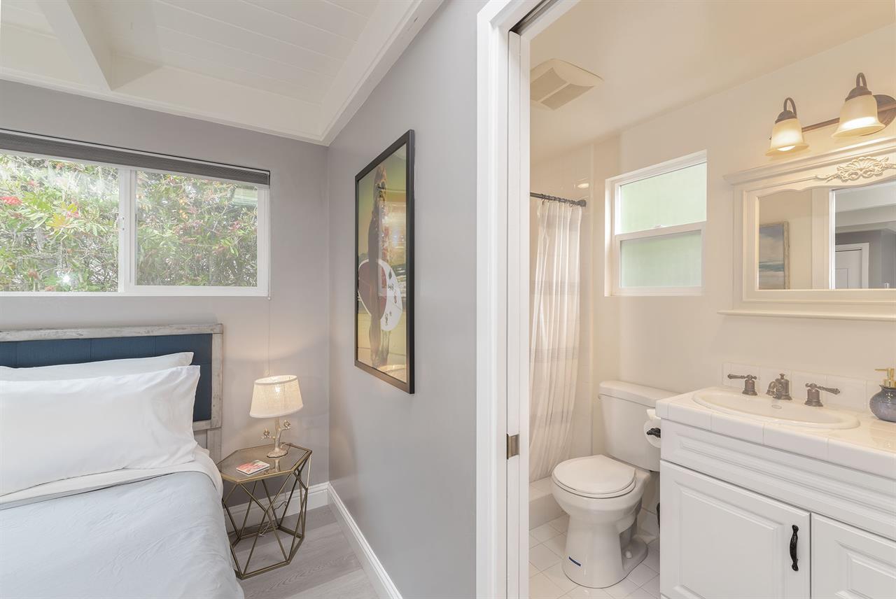 Guest Suite, Queen, Kitchenette, En Suite with Shower