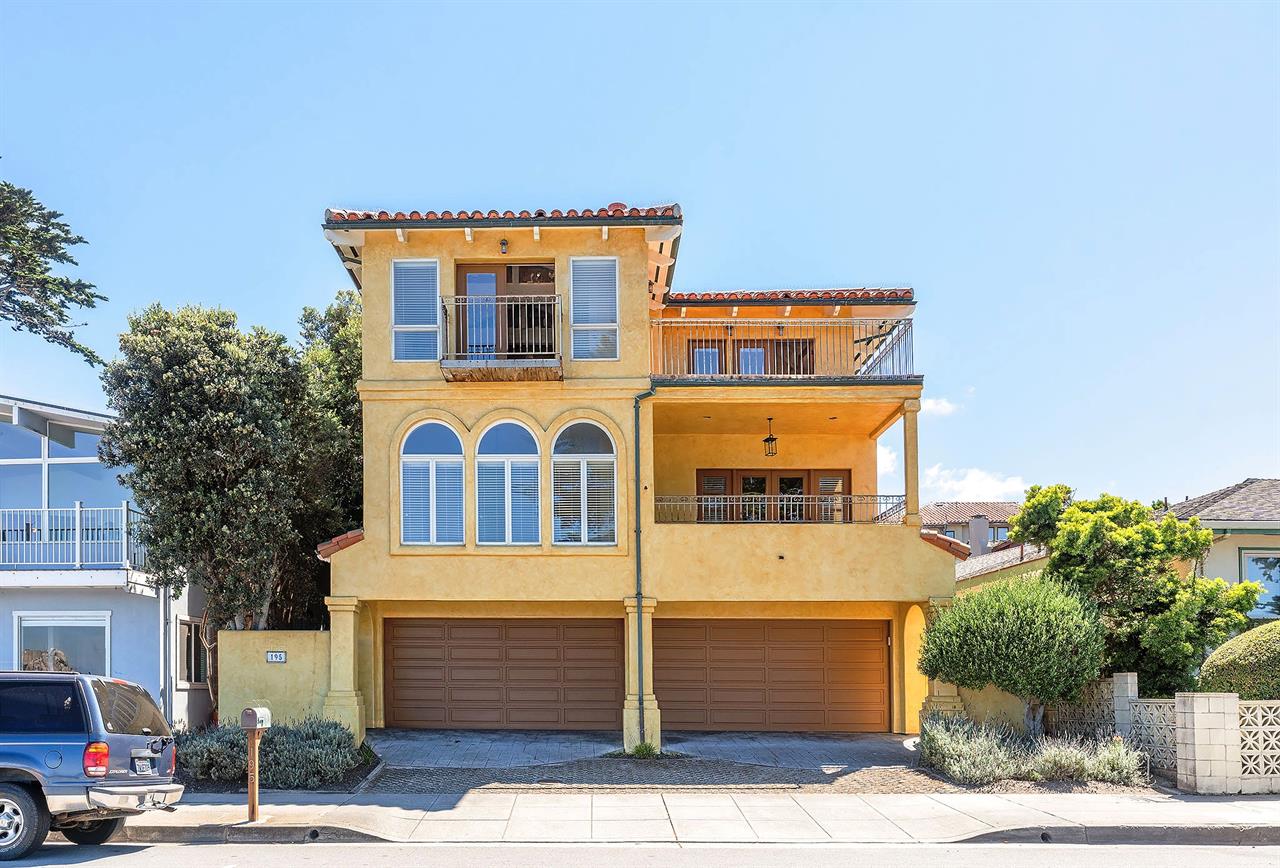 Casita Del Mar  Ocean Front Duplex on left