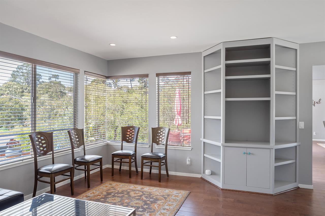 Area Next to the Kitchen