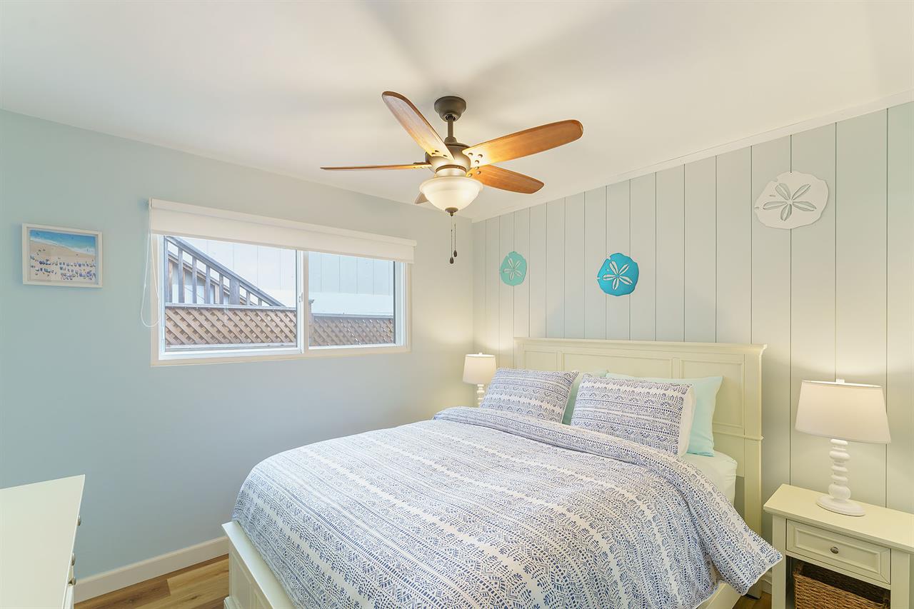 Bedroom 2, Queen Bed