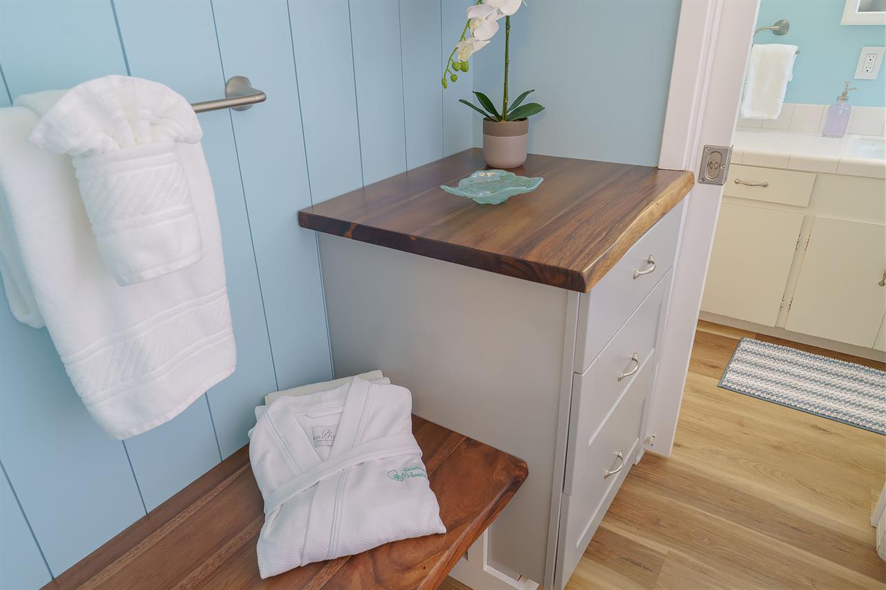 Hall Powder Room Connects to Shared ShowerOverTub