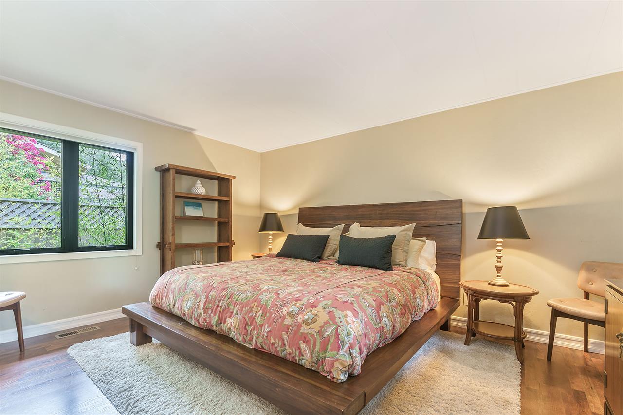 Bedroom 2, King, En Suite with ShowerOverTub