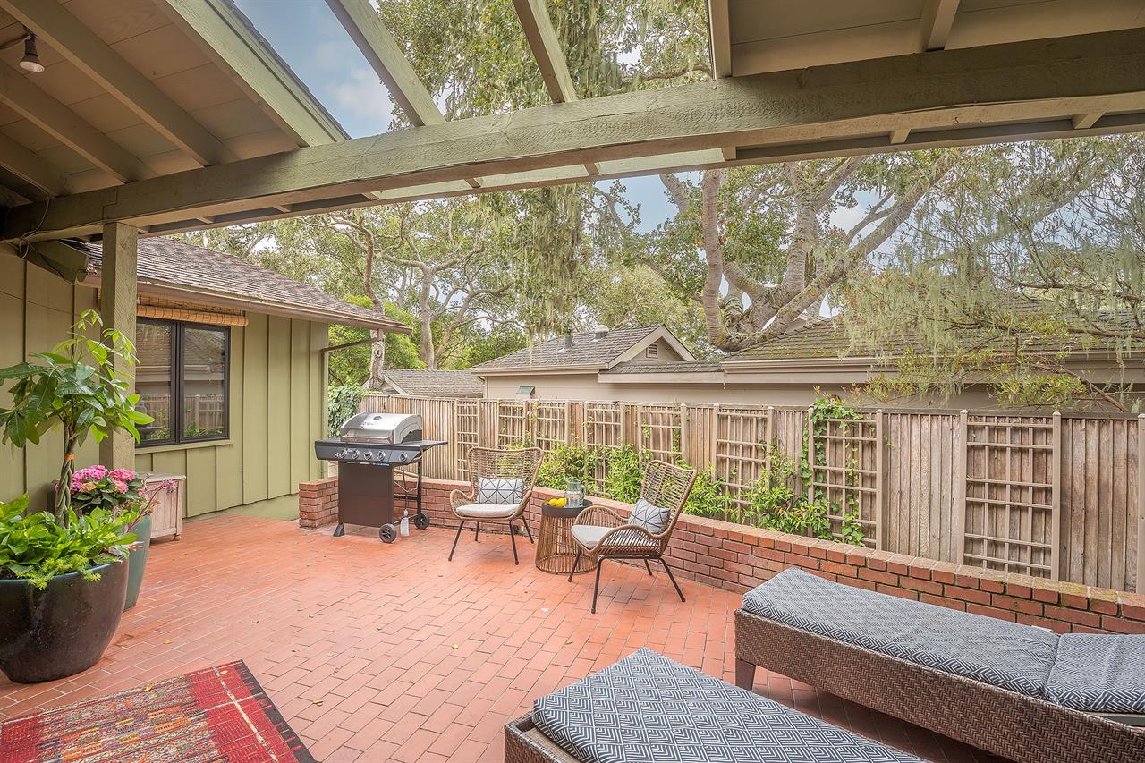Outdoor Patio with a Gas Grill