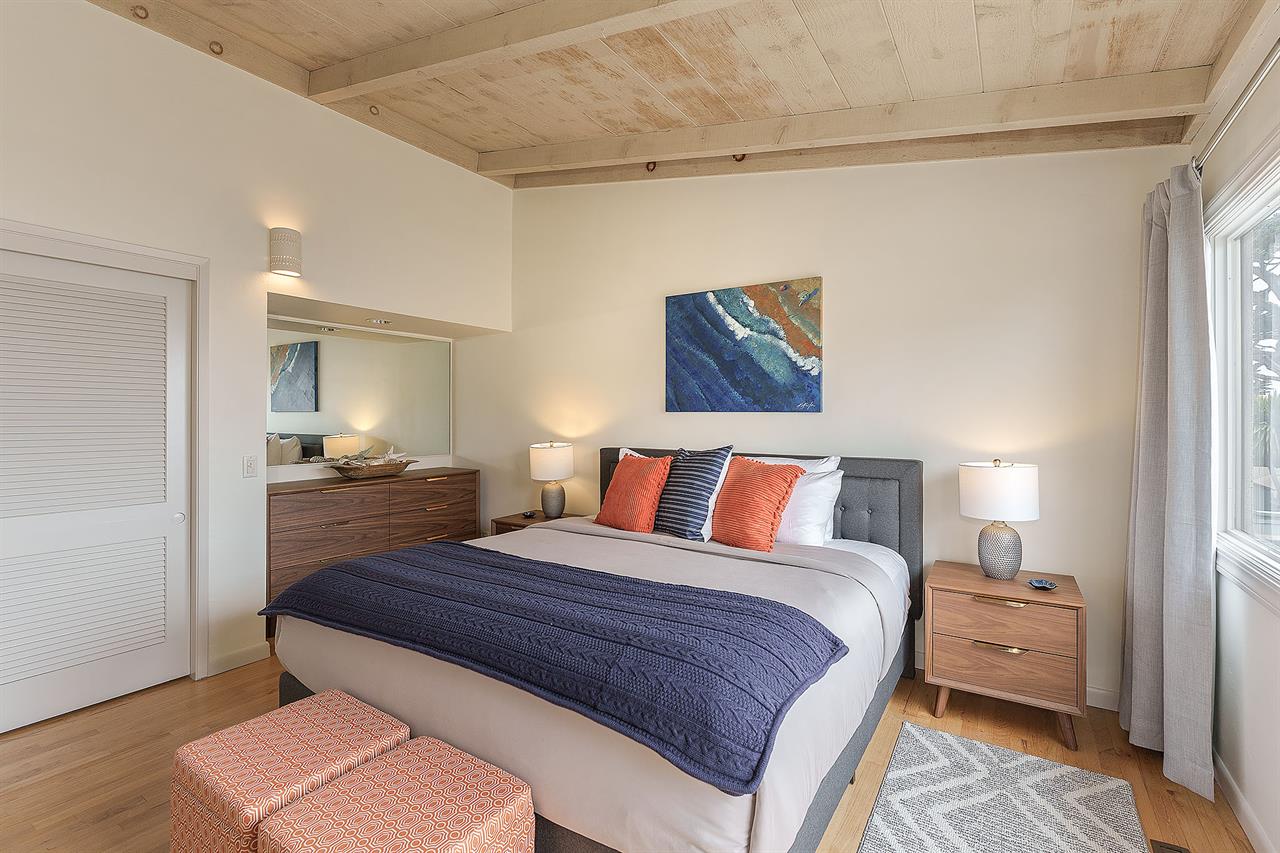 Bedroom 1, King, Ocean View Deck, En Suite wShower