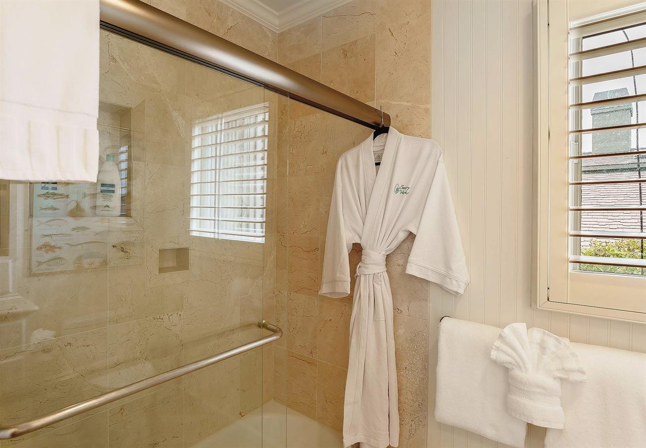 Hall Bath, ShowerOverTub