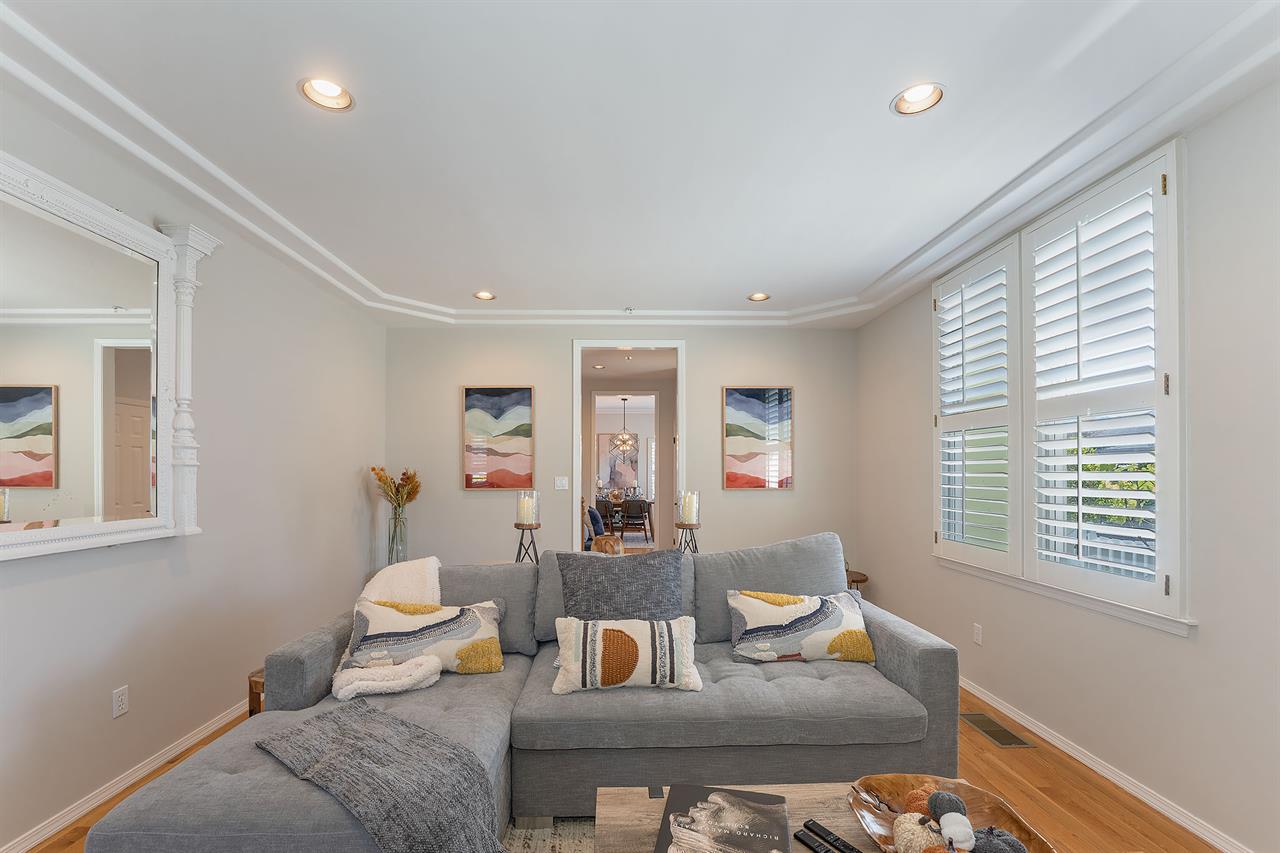 Living Room with Fireplace, HDTV and Queen Sofabed