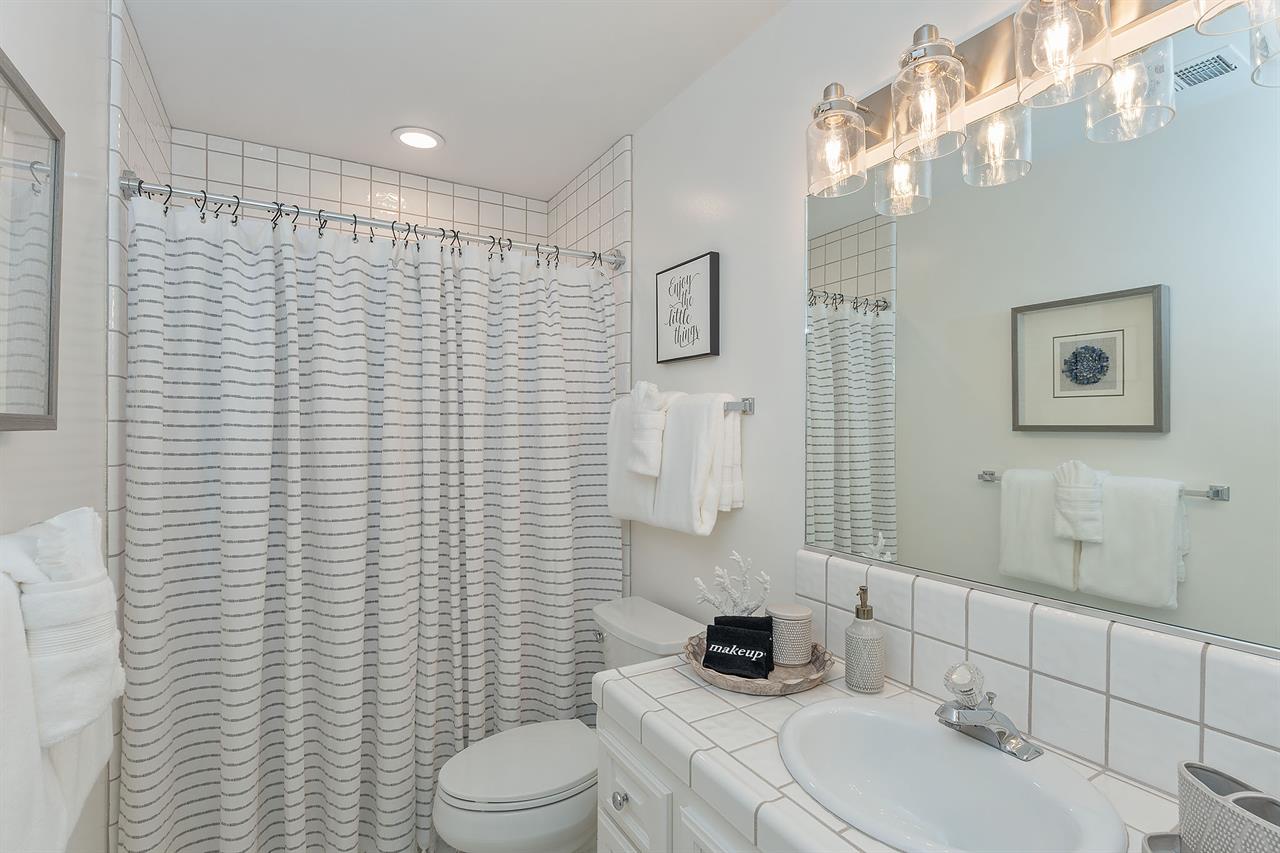 Hall Bathroom, Shower Over Tub, Upstairs Near Bedrooms