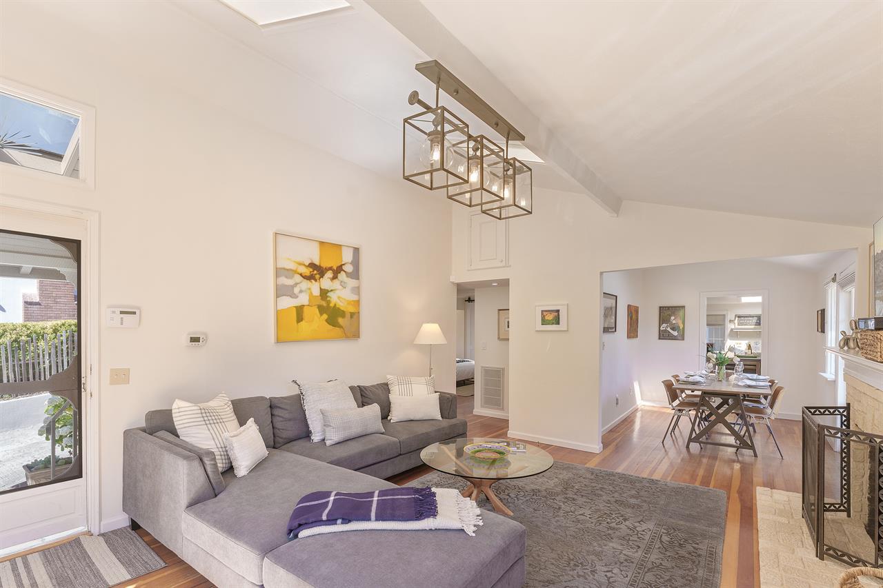 Welcome to Live, Love, Bark