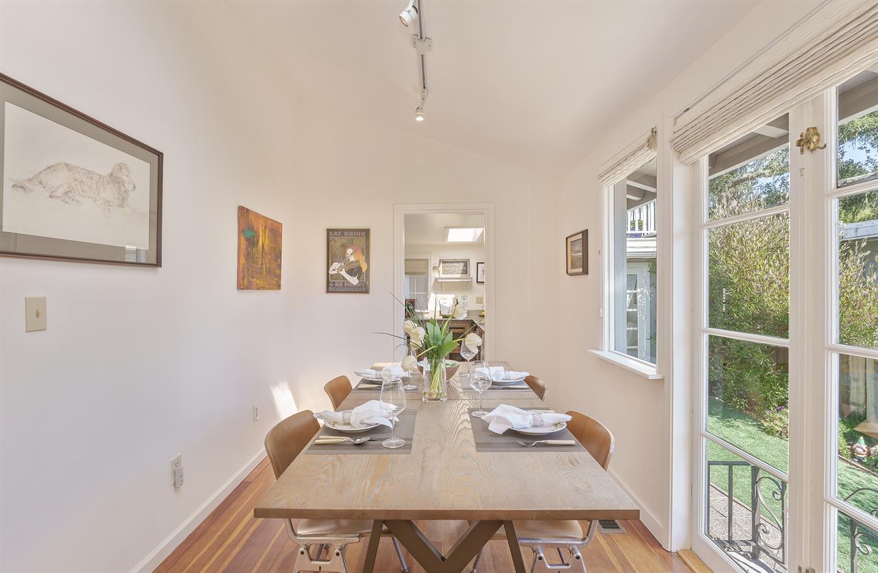 Living Room, Gas Fireplace, TV