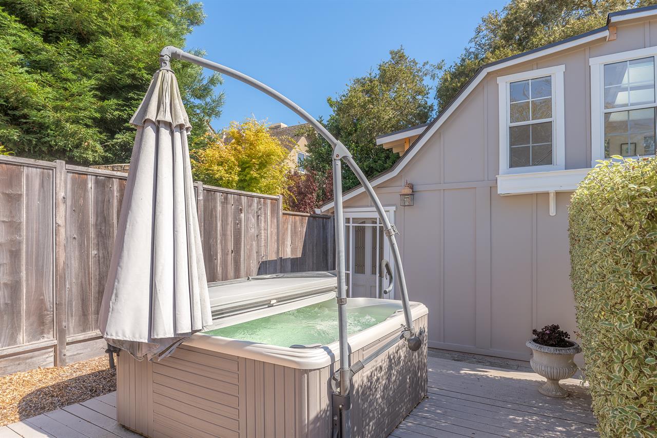 Backyard Hot Tub And Guest House in Rear