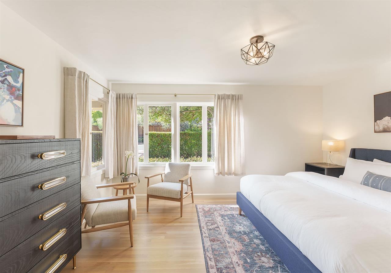 Bedroom 2, King Bed