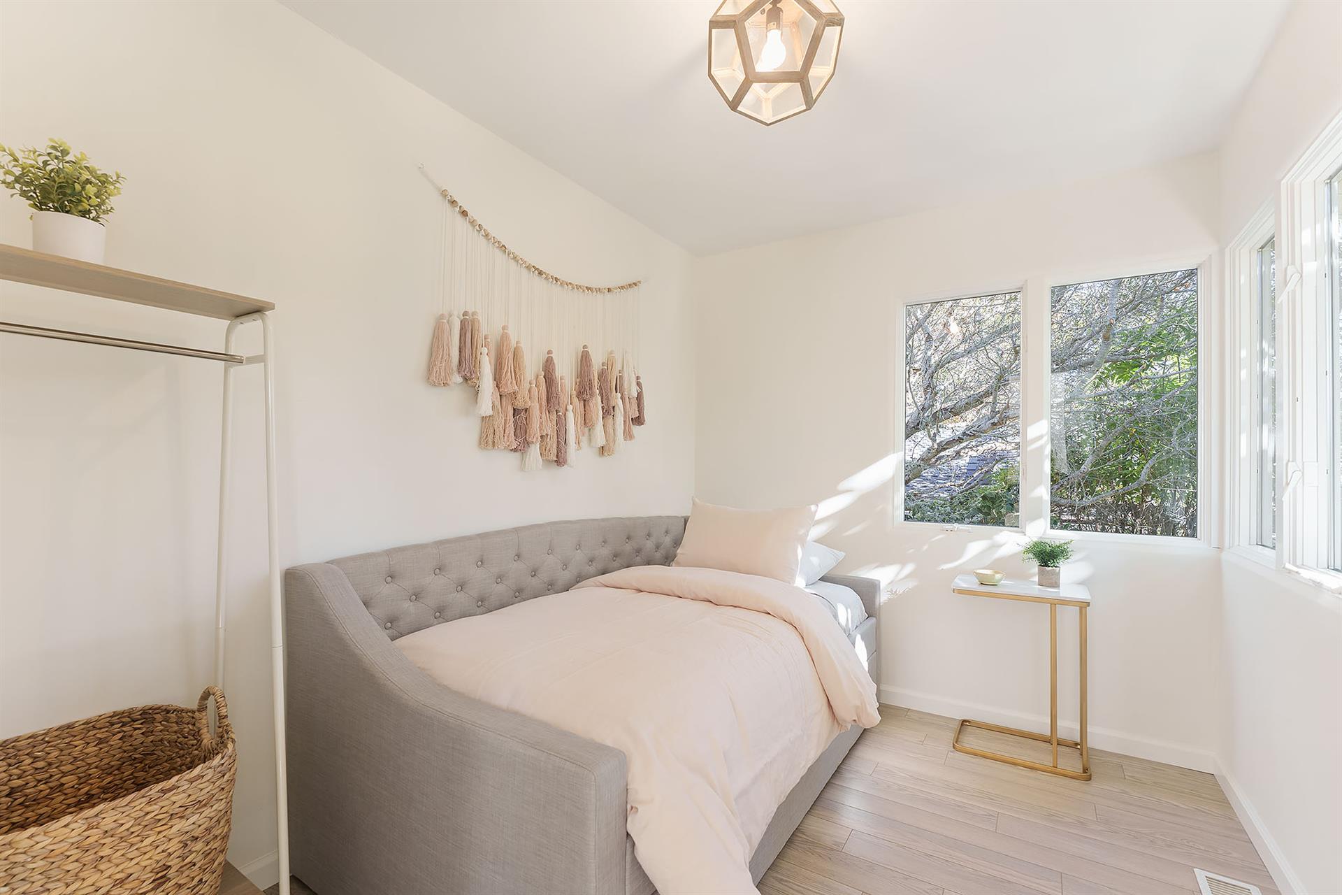 Bedroom 4, Twin Daybed with Trundle