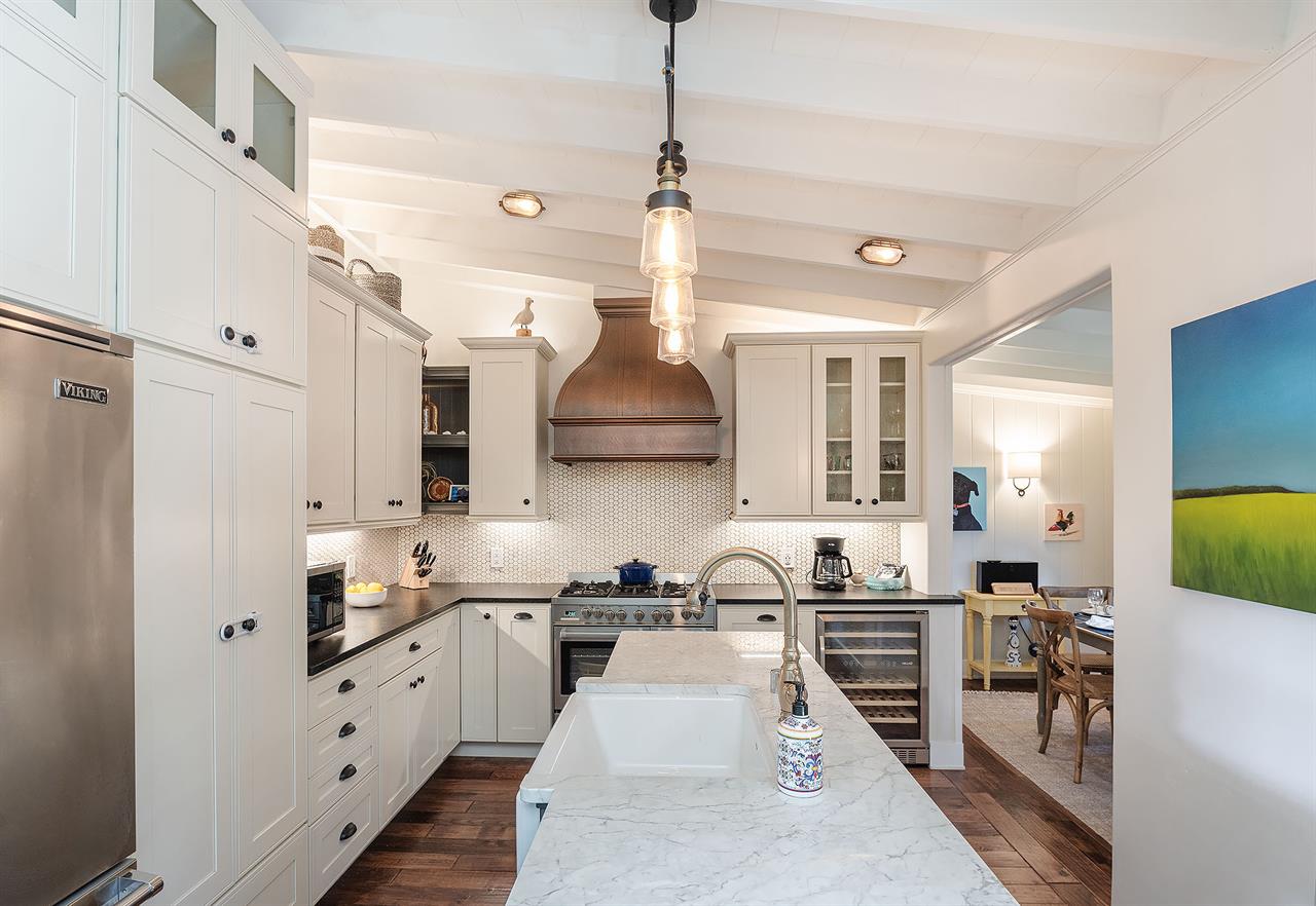 Fully Equipped Gourmet Kitchen