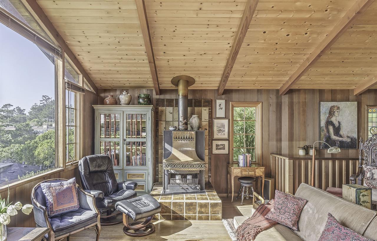 Living Room with HDTV and Distant Ocean Views