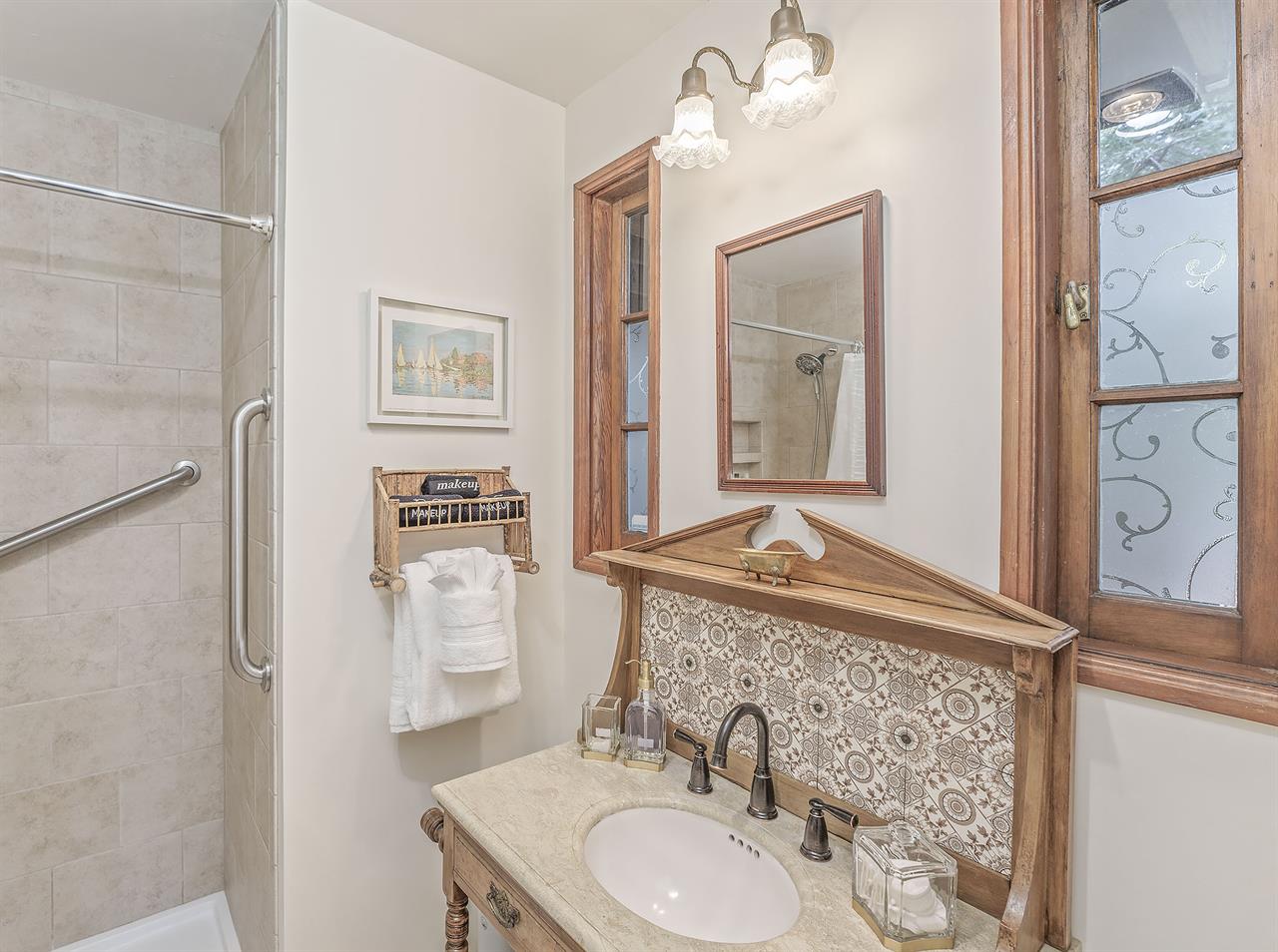 Bathroom 1 En Suite Bath for Bedroom 1  Lower Level