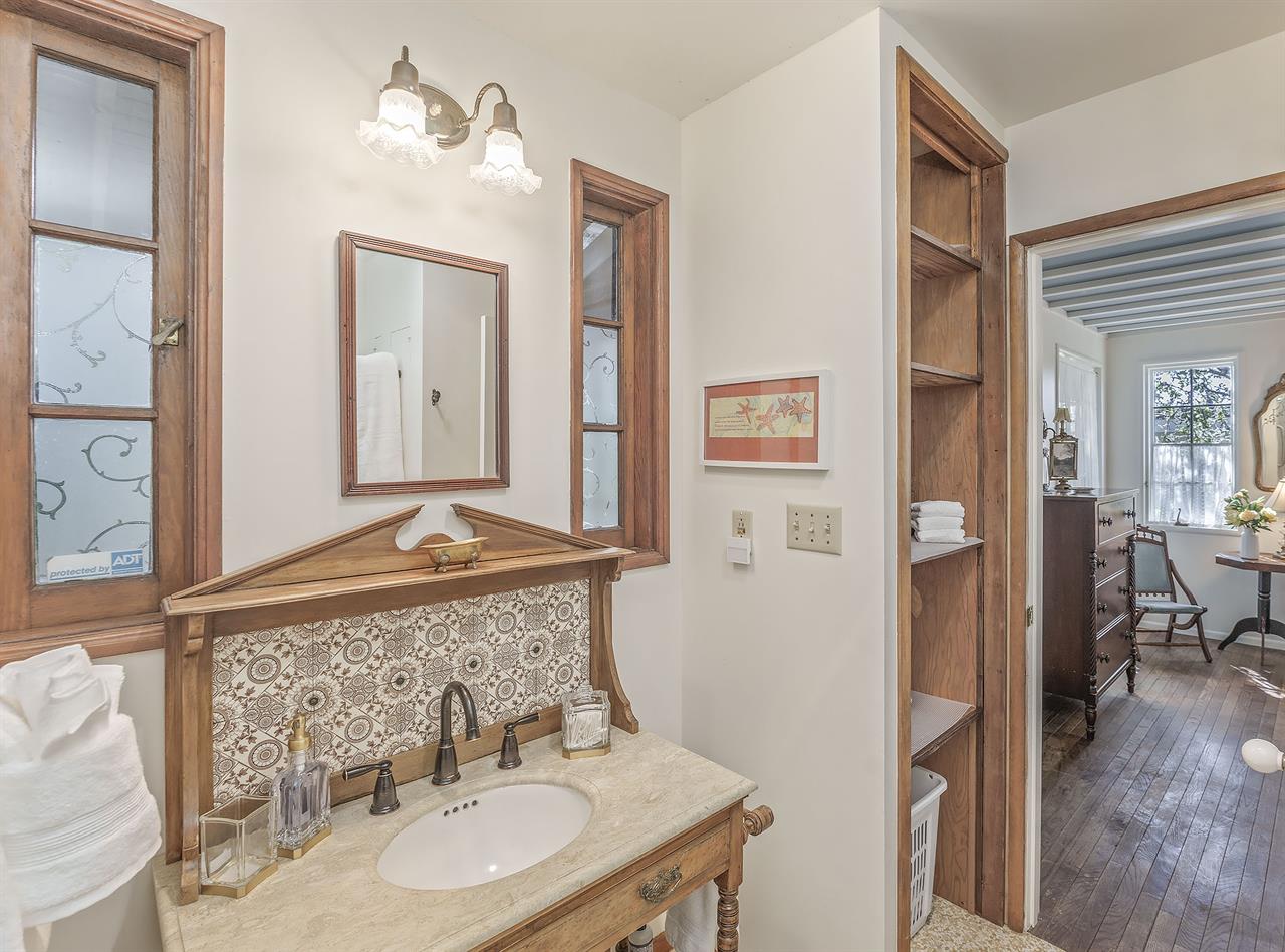 Bathroom 1 En Suite Bath for Bedroom 1  Lower Level