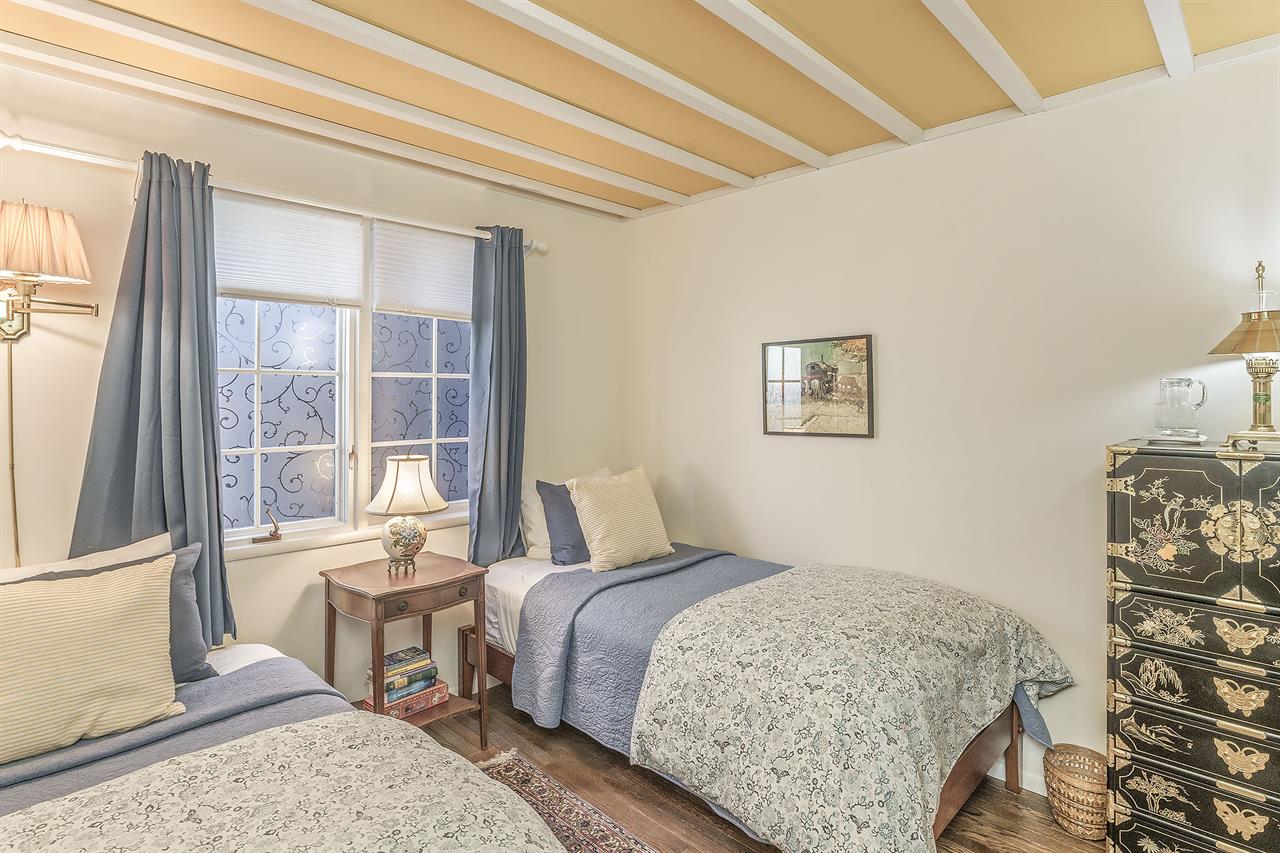 Bedroom 2  Lower Level  Two Twin Beds