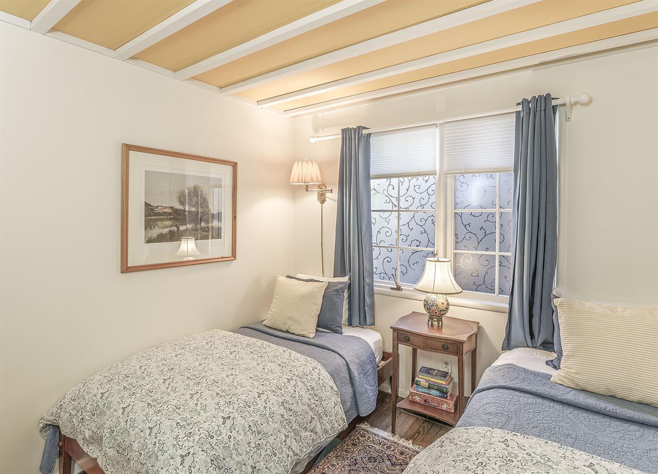 Bedroom 2  Lower Level  Two Twin Beds