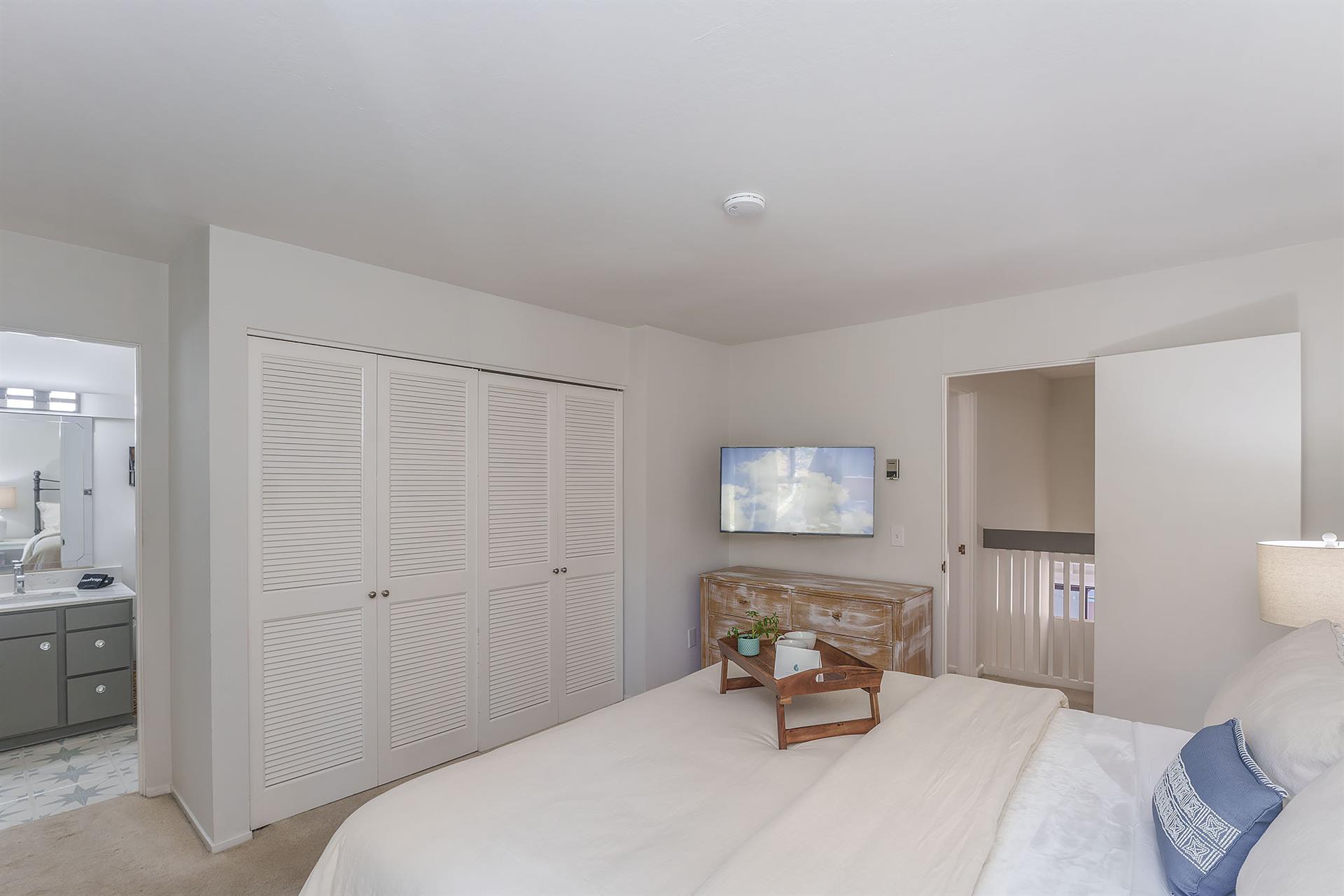 Upstairs Bedroom 1, King Bed, TV, En Suite Bath wTubShower