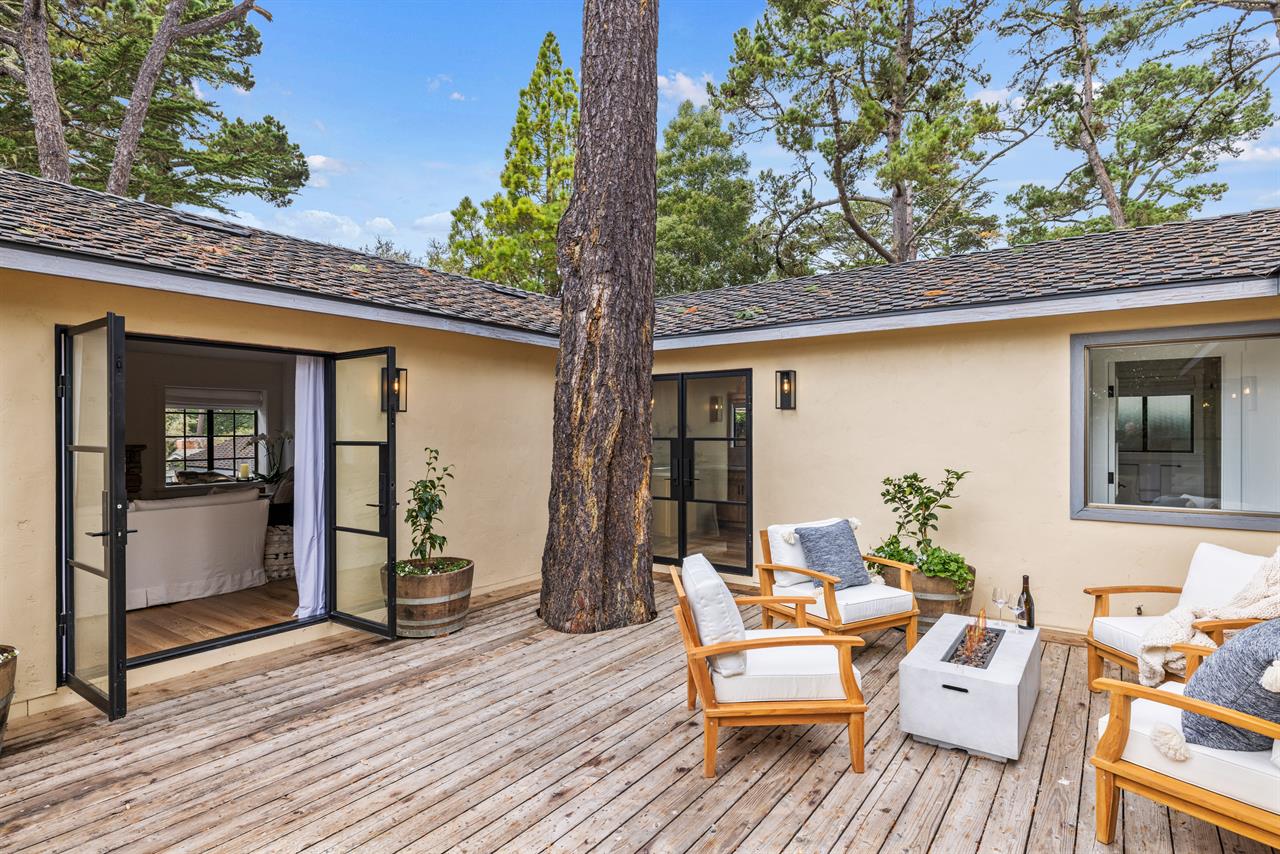 Deck has a Gas Fire Pit