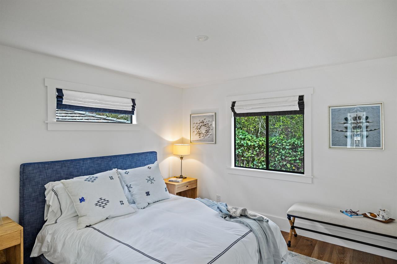 Bedroom 2, Queen Bed